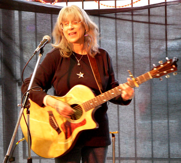 Sandy Reay at Acoustic Music Revival