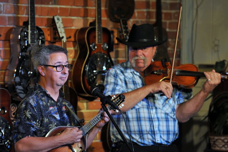 Ernie Martinez, Johnny Neill
