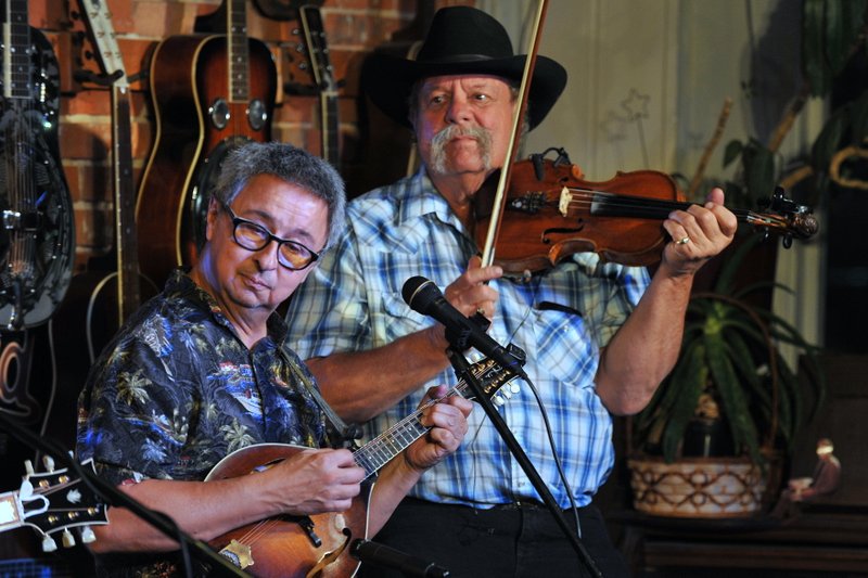 Ernie Martinez, Johnny Neill