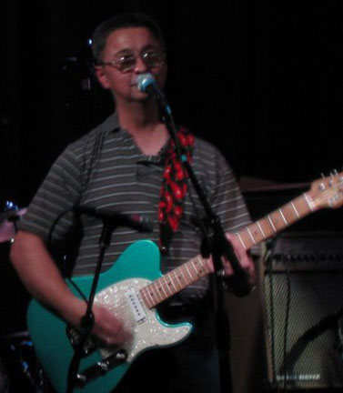 Ernie at Bob Turner's
                                            benefit concert