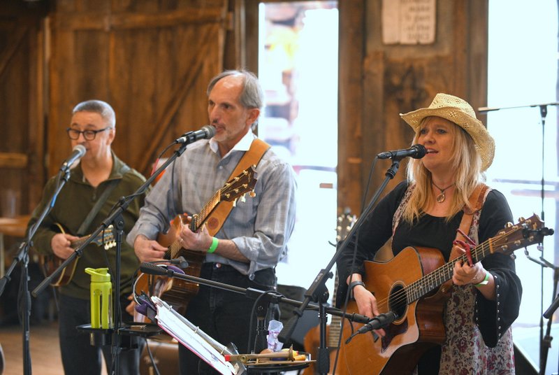with Dakota Blonde, Boogie at the Barn, Evergreen CO, May 2019