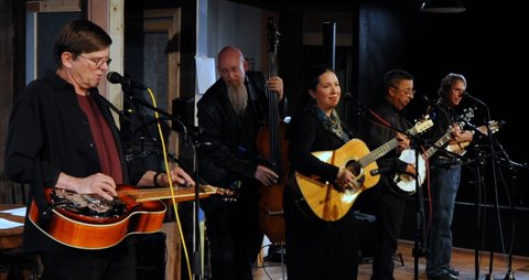 Loose Cannon Bluegrass with
                                    Jerry Mills