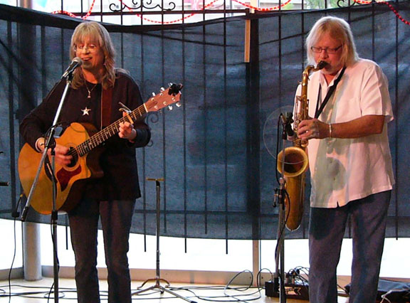Sandy Reay with Jeff Ingram at Acoustic Music Revival